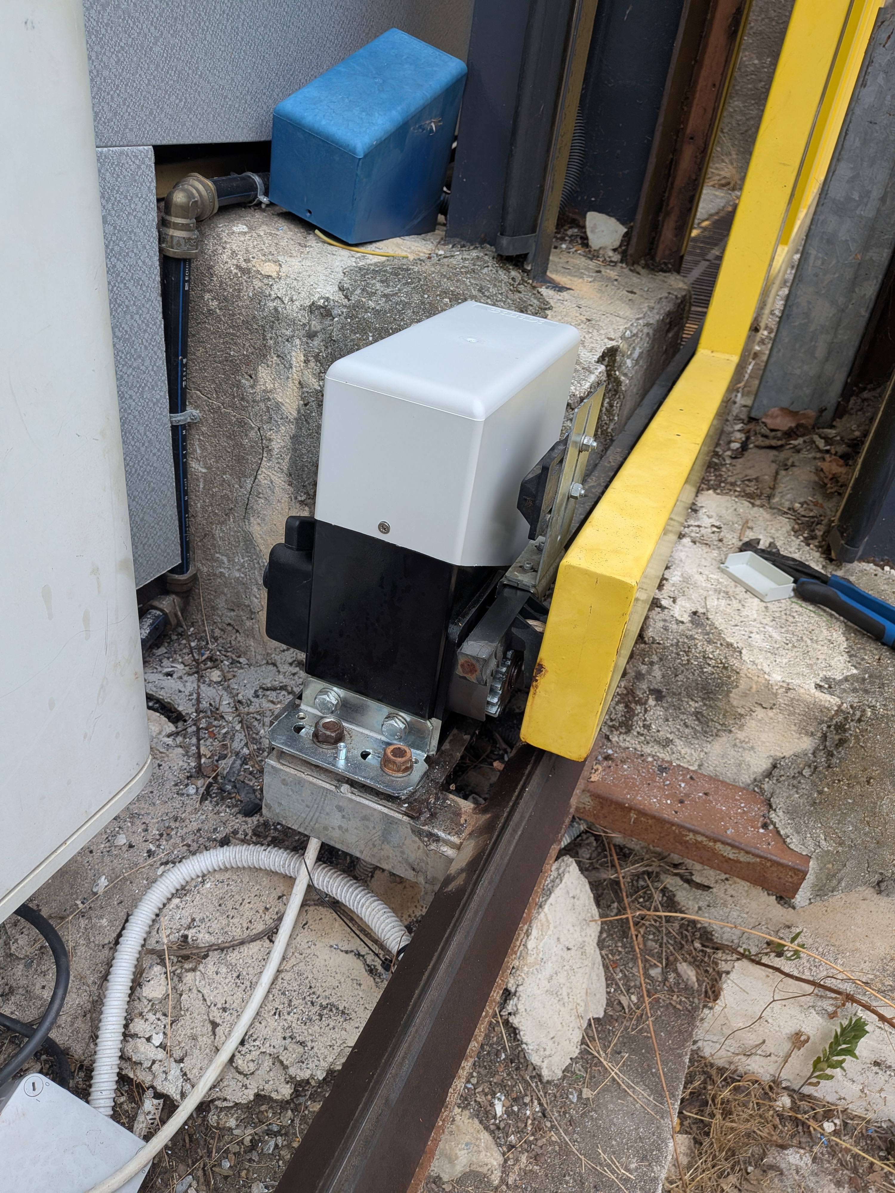 Remplacement moteur Portail coulissant